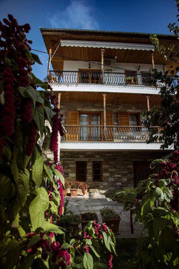 Georgia'S Guesthouse Castória Exterior foto